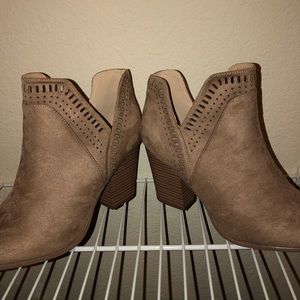 Size 10 brown booties
